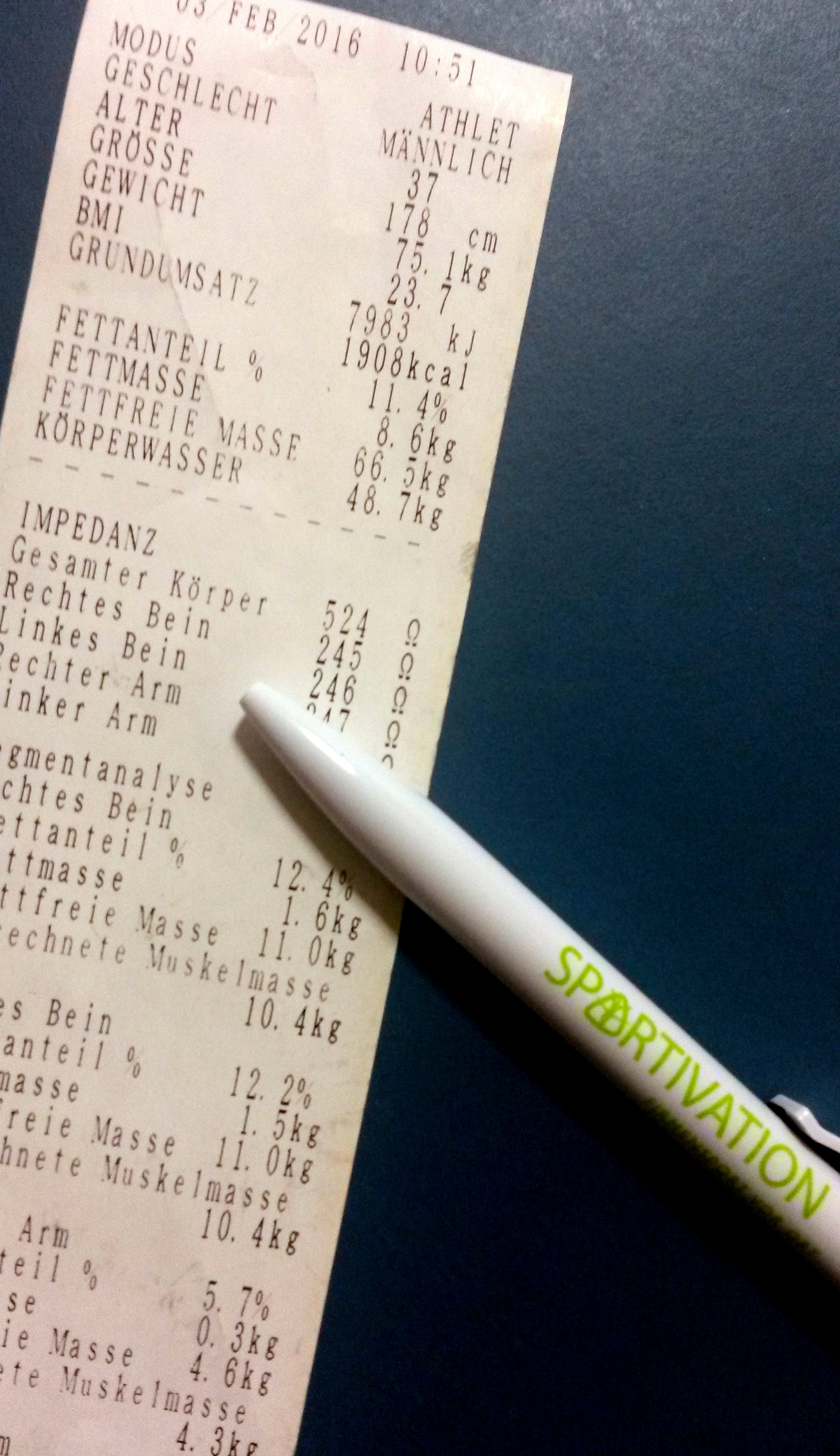 tl_files/sportivation/content/fotos/Uebungen Geraete/BIA Analyse SPORTIVATION.jpg tl_files/sportivation/content/fotos/Uebungen Geraete/BIA Analyse SPORTIVATION.jpg